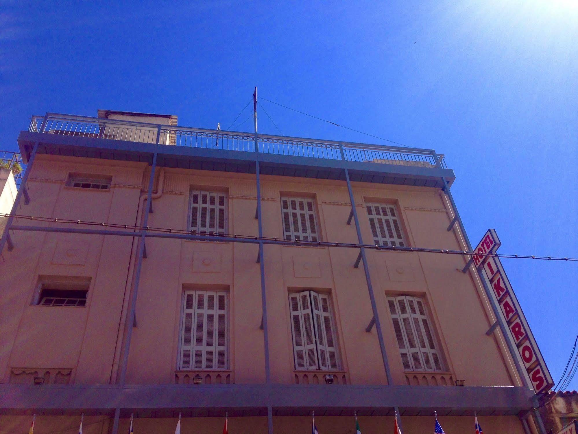 Ikaros Hotel Piraeus Bagian luar foto